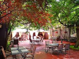 De unde numele trattoria il calcio? Brandul Trattoria Della Nonna Se Extinde Cu O GrÄƒdinÄƒ De VarÄƒ Pe Popa Nan