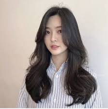 Asian long hair looks can be simply gorgeous, but to pull it off just right, take a look at the simple long hairstyles in this photo gallery to see which will look the best on you. Curtain Bangs Straight Hair Asian