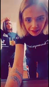 Kayla Dodds's Instagram, Twitter & Facebook