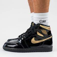 Our wide selection is eligible for free shipping and free returns. Air Jordan 1 High Og Black Gold Patent Leather New Release Date 555088 032