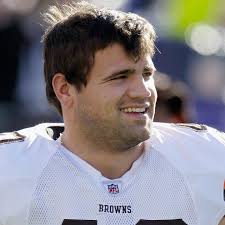 Former NFL RB Peyton Hillis discharged from hospital after saving kids