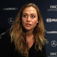 Unfall überlebt: So geht Rennfahrerin Sophia Flörsch damit um