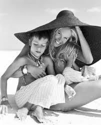 The young aurelius cy is the little brother of handsome arpad flynn busson who was born on february 1998. 360 Beach Family Ideas Family Photography Family Beach Pictures Beach Family Photos