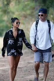 He began acting professionally in the early 2000s and rose to prominence in the late 2000s for his leading. Zac Efron Starportrat News Bilder Gala De