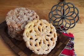 Traditional food of mexico differs in even though the host contributes the majority of dishes in mexico, guests are also expected to bring alcoholic beverages, desserts or side dishes. Christmas Fritters Mexican Dessert Mexican Christmas Bunuelos Recipe