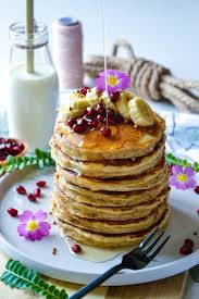 Recette Pancakes A La Banane Sans Sucres Ni Matieres Grasses Ajoutes Recette Pancakes A La Banane Recette Pancakes Pancakes Moelleux