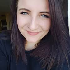 Hannah Konrad-Huttner (@hannahkwithanh)