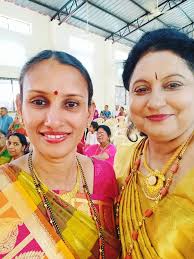 Always enjoying click pics with Friends Relatives and my Well-wishers 😍🌹