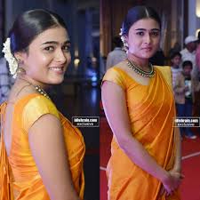 12 5k Likes 78 Comments Shalini Shalzp On Instagram Embracing The South Indian In Me Beautiful Indian Actress Beautiful Girl Indian Cute Girl Photo
