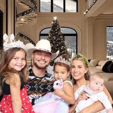 Country Music artist Kane Brown's son Krewe is getting big and enjoying his  first snow in Tennessee!! #kanebrownfamily #krewebrown