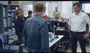L'équipe de casting pour plus belle la vie épisode 3843. Mirta Enfermee A La Banque Abdel Et Alison Viennent A Son Secours Plus Belle La Vie 17 07 2019 Plus Belle La Vie Nouveautes Tele Com