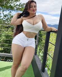🤍 . . . feelings instagram post elsalvador spanishgir white  angiebeltran9 only foto seguiremfrente
