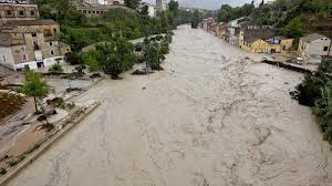 Ein starkes gewitter mit sturmböen ist durch die straßen der. Mittelmeerkuste Unwetter In Spanien Zwei Tote Zdfheute