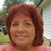 Lora Hanrahan's Instagram, Twitter & Facebook