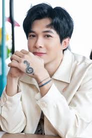 Anh Tú vướng nghi vấn nhắn tin đong đưa cô gái lạ giữa tin đồn tan vỡ với  Diệu Nhi, người trong cuộc lên tiếng