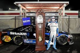 Make sure you've downloaded all the upgrades. Martin Truex Jr Scores Impressive Nascar Cup Win At Martinsville