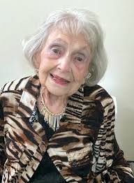 Kira Palmer's Instagram, Twitter & Facebook