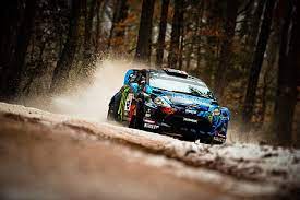 Hd Wallpaper Green And Black Ford Fiesta Mk7 5 Door Hatchback Winter Auto Wallpaper Flare