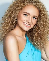 Holly Rouse's Instagram, Twitter & Facebook