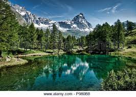 Palinuro è un paese del parco nazionale del cilento e vallo di diano, frazione del comune. Il Lago Blu E Il Monte Cervino In Un Pittoresco Paesaggio Estivo Soleggiato Con Le Luci Visto Da Breuil Cervinia Valle D Aosta Italia Foto Stock Alamy