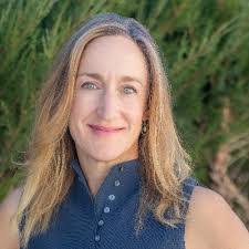 Barbara Munson's Instagram, Twitter & Facebook