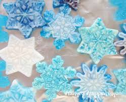 Hard Candy Snowflakes Fun Christmas Candy And Crafts Candy Christmas Decorations Melted Hard Candy Ideas Christmas Sugar Cookies