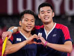 東邊的 西邊的 南邊的 北邊的 邊邊都是美麗的景色 上面的 下面的 前面的 後面的 面面都有可愛的過客 Zd 4pdyneiuzom