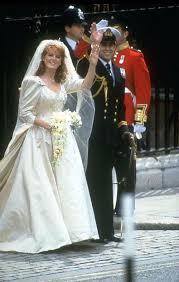 Seine frau meghan brachte das zweite gemeinsame kind am 4. Sieben Der Teuersten Koniglichen Hochzeitskleider Von Prinzessin Eugenie Bis Prinzessin Diana