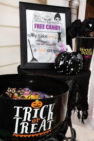 Diy halloween candy shop sign. Hocus Pocus Free Halloween Candy Printable Sign For The Love Of Food
