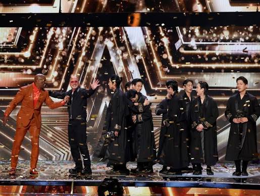 We got the Golden Buzzer… AGAIN In the same season of AGT 🤍  @hundred_fingers @agt