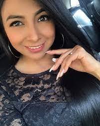 Elizabeth Guiracocha's Instagram, Twitter & Facebook