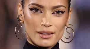 Miriam Leone, da Miss Italia al cinema passando per la tv: chi è l'attrice  (e ora imprenditrice) ospite a Domenica In