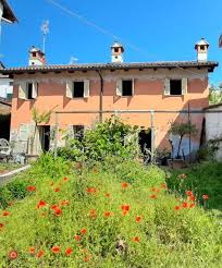 Residenziali in vendita (appartamenti, case, ville, ecc.) vendesi a valenza in zona esselunga un appartamento di nuova costruzione, sito al terzo piano con ascensore.l'appartamento è composto da cucina, sala, due camere da letto, due bagni e due terrazzi. Case Indipendenti In Vendita A Valenza Casa It