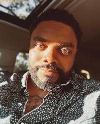 Dewayne Holcomb's Instagram, Twitter & Facebook