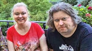 Myslí si, že je to kvůli tomu, že v knize nazvané poslední roky s karlem prozrazuje pro někoho. Dominika Gottova V Cesku Slova Manzela Jej Nahanaju Strach Novy Cas