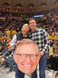 Judi Knapp (@judi77)