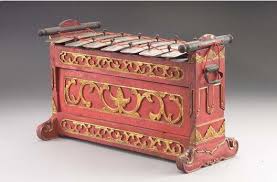 Kemudian salah satu sisinya dipukul dengan jari tidak hanya biola dan gitar saja, alat musik tradisional jawa barat juga memiliki katagori dawai. 8 Alat Musik Tradisional Jawa Tengah Lengkap