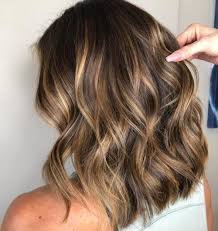 21 Stunning Examples Of Caramel Balayage Highlights For 2021 Short Hair Balayage Brown Hair Balayage Medium Length Hair Styles