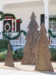Easy diy outdoor christmas decor ideas. 15 Diy Outdoor Holiday Decorating Ideas Hgtv S Decorating Design Blog Hgtv