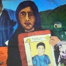 Familiares de desaparecidos se camuflan como vendedores informales para  tener información