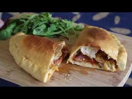 Kapali Pizza Calzone Pizza Hamuru Tarifi Pizza Sosu Tarifi Sevginin Sofrasi Youtube Pizza Rezept Pizza Calzone Pizza