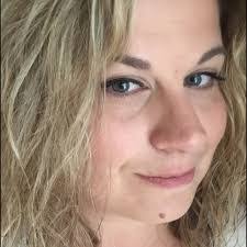 Jessica Pless's Instagram, Twitter & Facebook