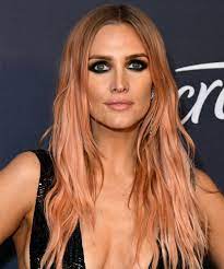 Create an older ashlee simpson hairstyle using this free video from an experienced hairdresser. 12 Ashlee Simpson Hairstyles Hair Cuts And Colors