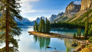 Canada is a country in the northern part of north america. Beste Reisezeit Kanada Urlaub Im Land Der Seen Und Walder