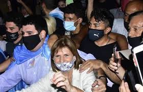 Jun 28, 2021 · política. Patricia Bullrich Llego A Formosa Para Participar De La Marcha Contra Gildo Izfran