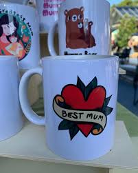 I'm at Paddo markets today….its a beautiful day. Come down and grab a  Mother”s Day gift👕🌈⚡️ #paddingtonmarkets #eastersaturday #tshirts #mugs  #cards #australiandesign #bluesky💙 #autumn