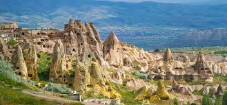 Cappadoce, qui signifie «terre de beaux chevaux» en langue persane; Turquie Voyage Cappadoce Sejours Et Circuits Sur Mesure