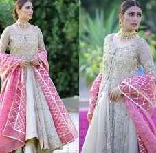 Bride Grooms Sisters Mehndi Outfit Inspo In 2020 Pakistani Bridal Dresses Pakistani Dress Design Designer Dresses Indian