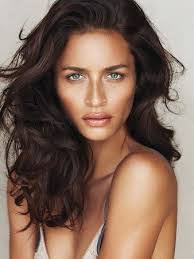 Elizabeth Barter's Instagram, Twitter & Facebook