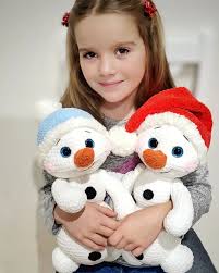 Cute crochet snowman gift card holder pattern